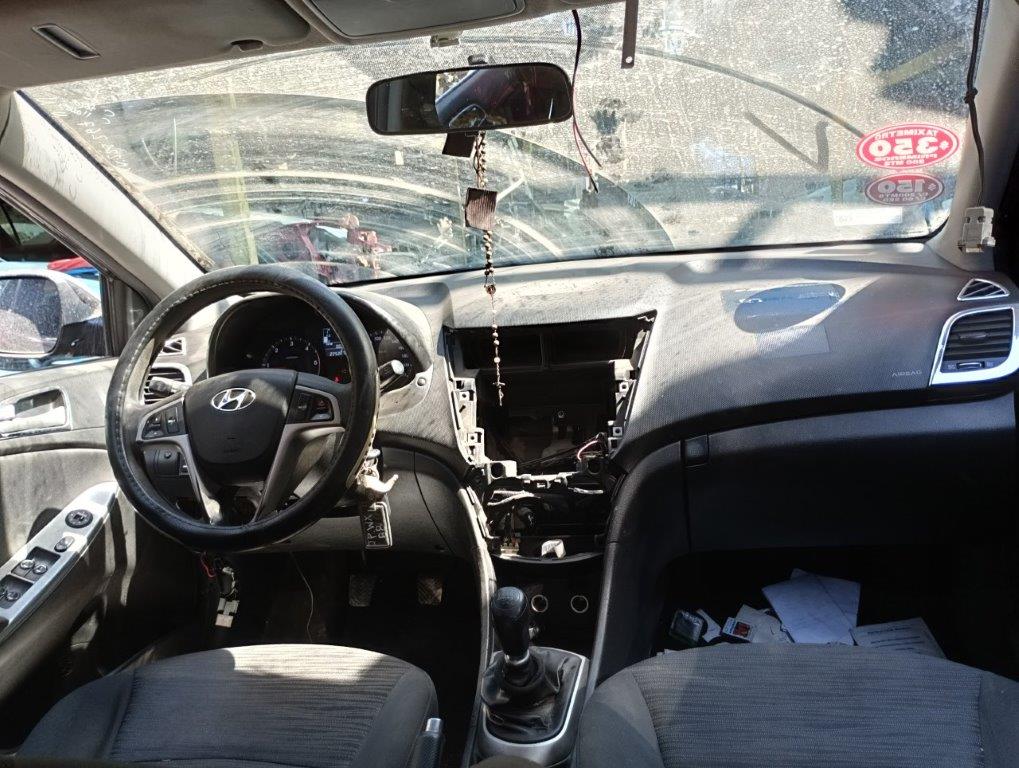  Hyundai ACCENT 2012    EN DESARME